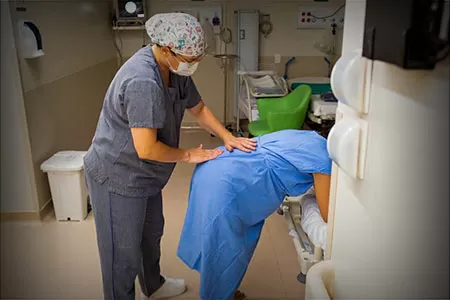 A confiança entre doula e gestante floresce, construindo um vínculo duradouro.